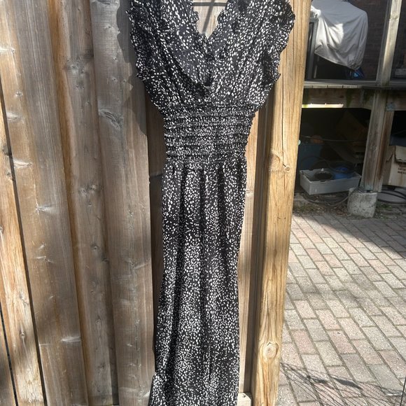 Wide-leg Crepe Jumpsuit with Ruched Waist - Picture 2 of 4